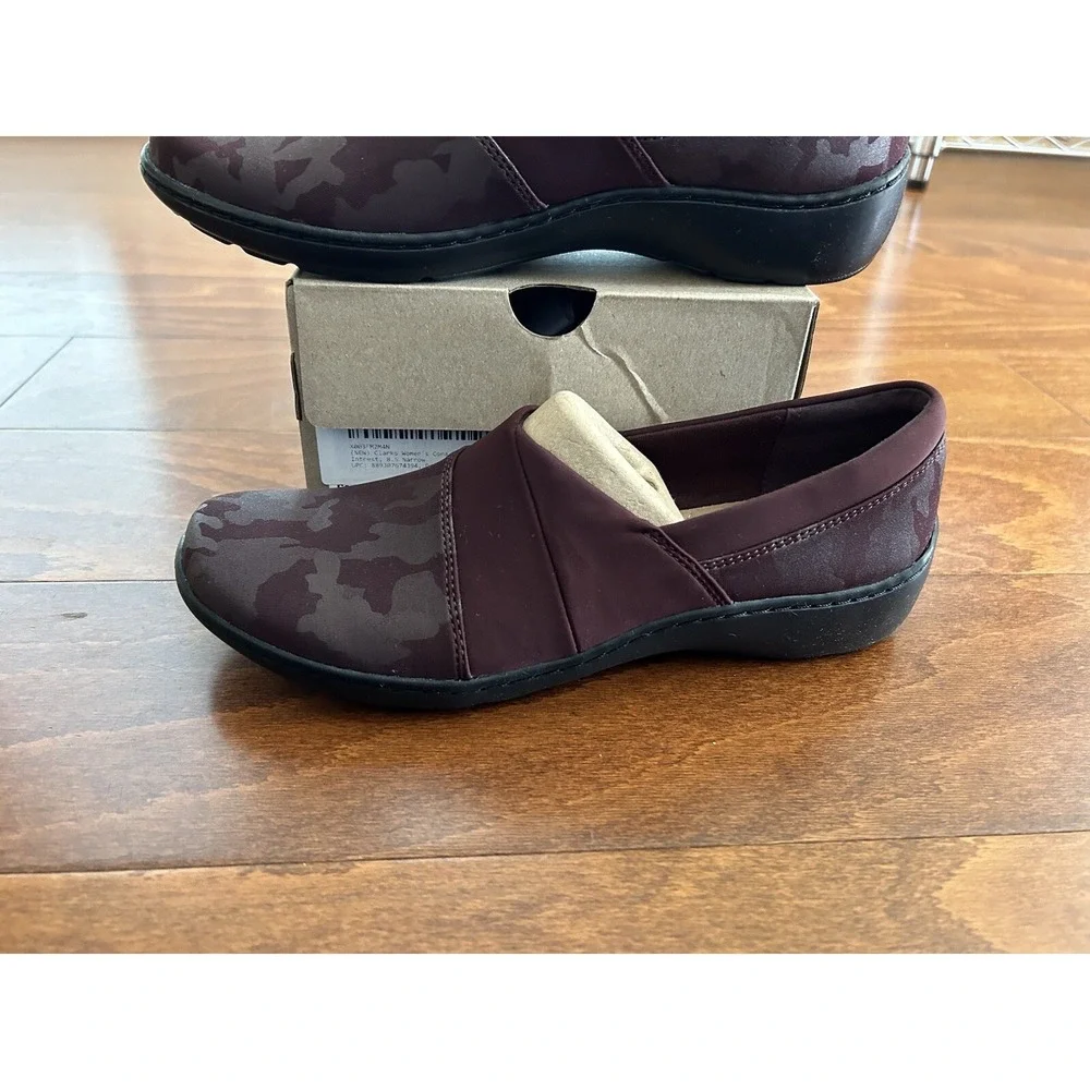 Clarks Cora‎ Heather Burgundy Red Interest Camo 6 XW NEW Slip On Loafers
